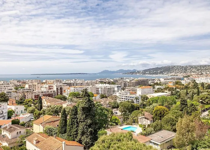 Elegant 2 Bed With Pool In Juan Les Pins