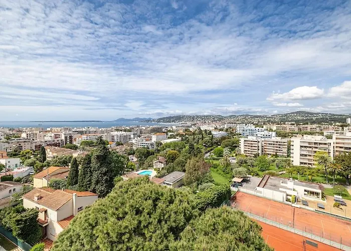 Elegant 2 Bed With Pool In Juan Les Pins