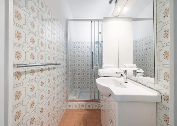 Elegant 2 Bed With Pool In Juan Les Pins Lägenhet *