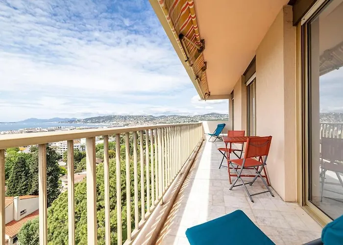 Elegant 2 Bed With Pool In Juan Les Pins Lägenhet