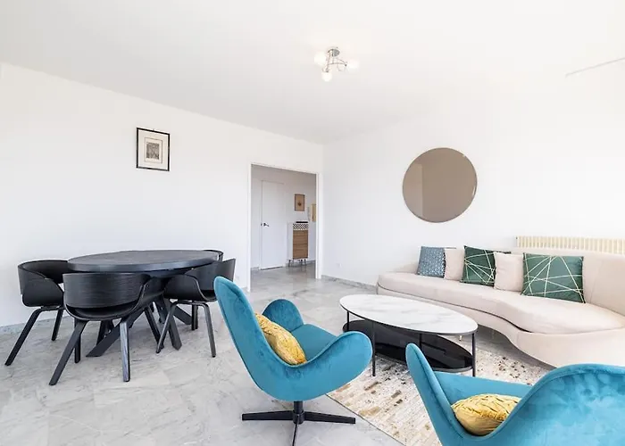 Lägenhet Elegant 2 Bed With Pool In Juan Les Pins