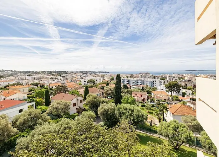 Lägenhet Elegant 2 Bed With Pool In Juan Les Pins