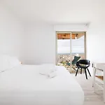 Apartment Elegant 2 Bed With Pool In Juan Les Pins
