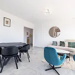 Elegant 2 Bed With Pool In Juan Les Pins