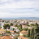 Elegant 2 Bed With Pool In Juan Les Pins Apartment