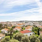 Elegant 2 Bed With Pool In Juan Les Pins Apartment