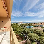 Elegant 2 Bed With Pool In Juan Les Pins Apartment