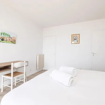 Apartment Elegant 2 Bed With Pool In Juan Les Pins Antibes