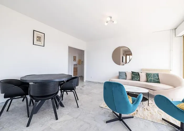 Elegant 2 Bed With Pool In Juan Les Pins