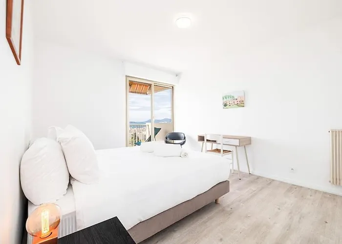 Elegant 2 Bed With Pool In Juan Les Pins Apartman *