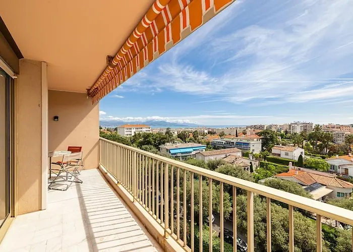 Elegant 2 Bed With Pool In Juan Les Pins Apartman