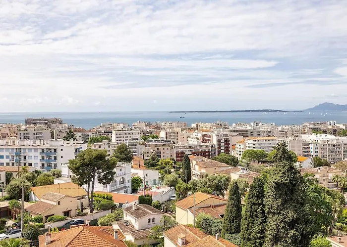 Elegant 2 Bed With Pool In Juan Les Pins Apartman