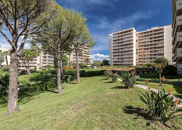 Elegant 2 Bed With Pool In Juan Les Pins